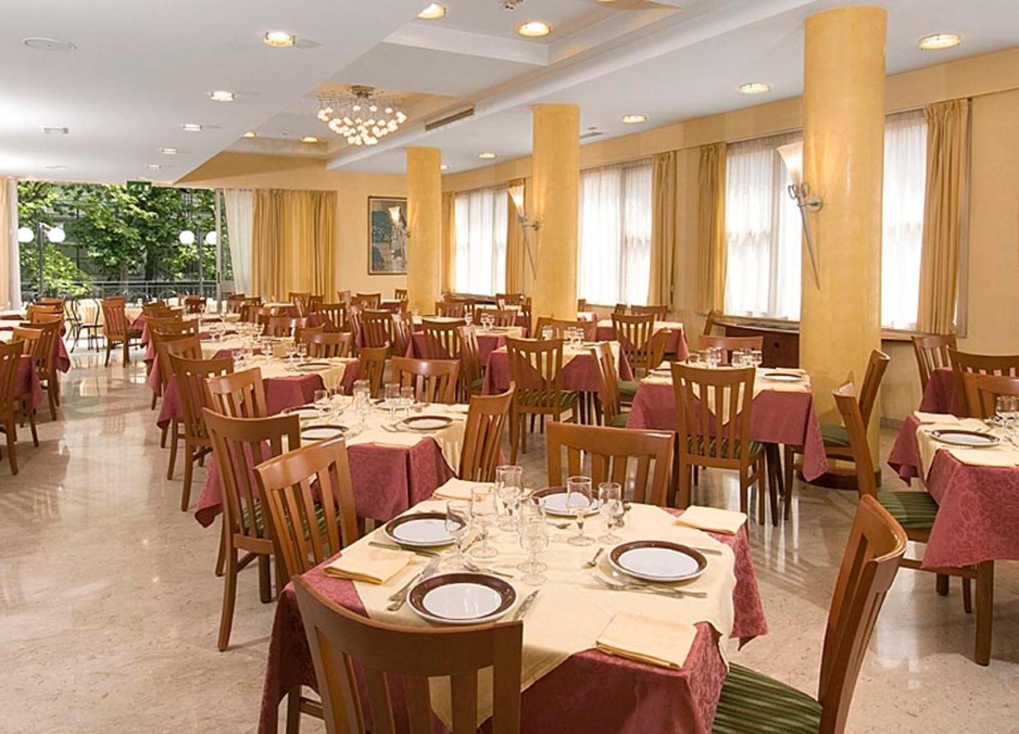 Hotel Savoia Cesenatico Exterior foto